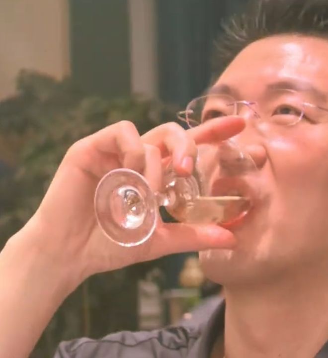 小米澎程首撞冲上绿化带,雷军流量反噬来了!