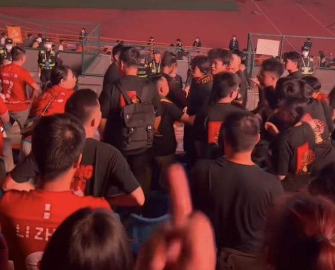 美媒终于说了句实话!解放军空爆弹头一落,碉堡还在,人没了!