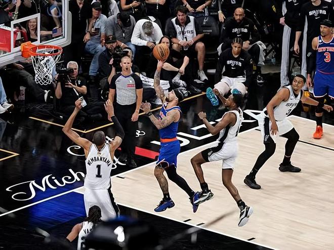 27分7板！24分8失误9犯规！状元VS榜眼NBA首次对决，一生之敌诞生