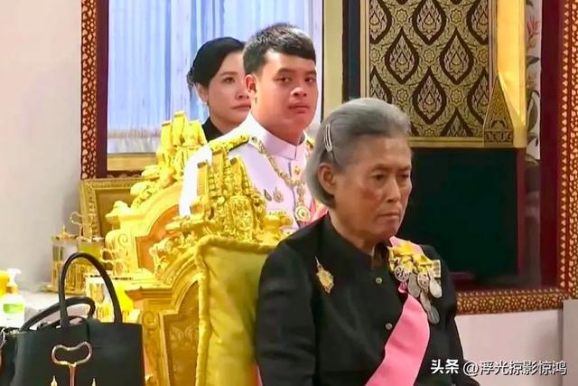 姆巴佩回应“受伤被换下”:我的脚踝被撞了一下,但没问题,那时马特塔比我更适合在最后15分钟上场,他差点还进了球,这很好