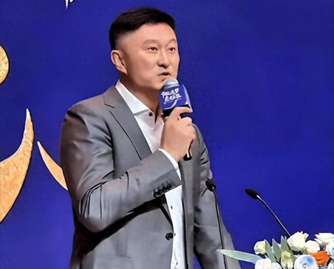 英媒:找库库的替代者,切尔西有意和曼联争夺刘易斯