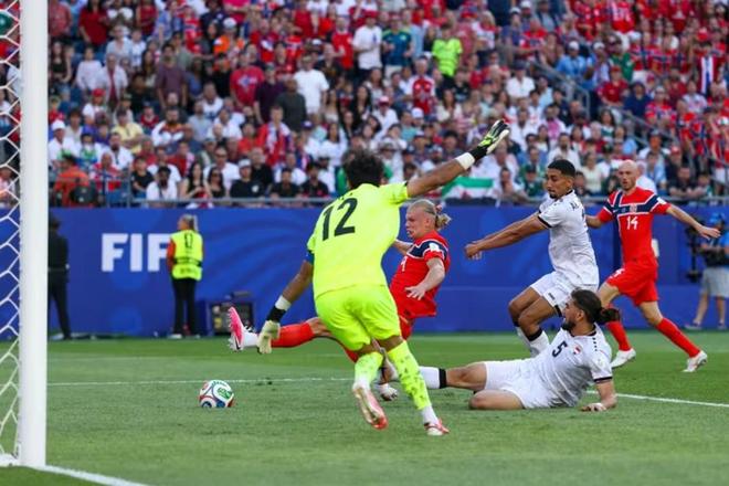 小米澎程首撞冲上绿化带,雷军流量反噬来了!