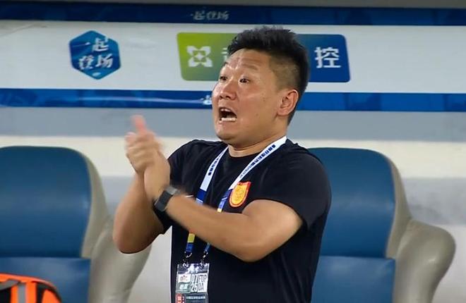 震惊全网!仙桃电梯打人事件,最让人毛骨悚然的,不是母亲教唆孩子“帮我打她”,是打败之后她还在怒斥孩子