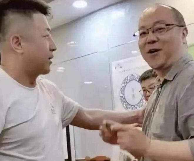 他和刘亦菲一起十年了，这个瓜太炸了！