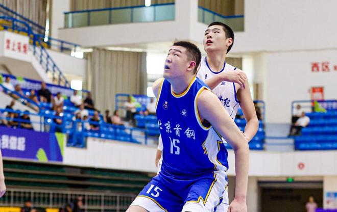 康韦尔19+3伯里斯18分 热火7人得分上双大胜雄鹿