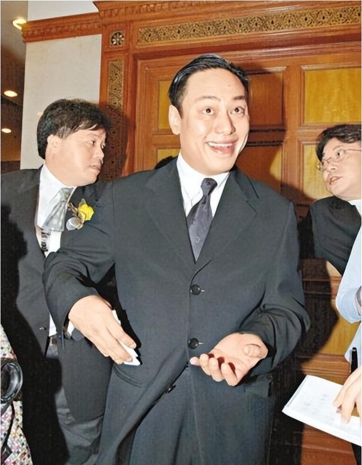 针对伦纳德的调查结束前，快船队与猛龙队的交易将无法正式完成