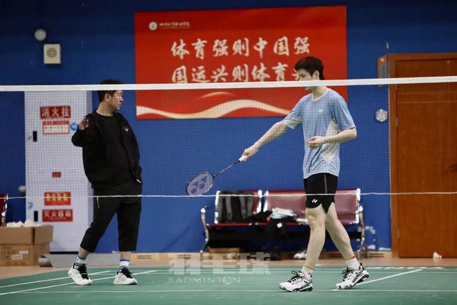 广厦vs深圳G2裁判出炉:两外籍裁判不变+蒋稳安 史密斯缺席训练